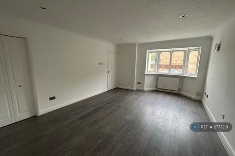 3 bedroom semi-detached house to rent, Brook Close, Long Ashton, Bristol, BS41