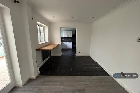 3 bedroom semi-detached house to rent, Brook Close, Long Ashton, Bristol, BS41