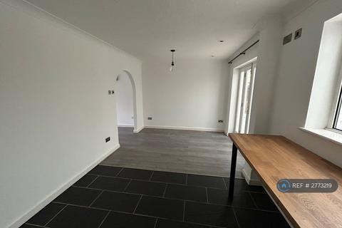 3 bedroom semi-detached house to rent, Brook Close, Long Ashton, Bristol, BS41