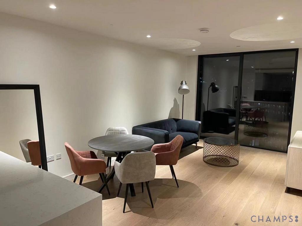1 Bedroom flats to rent in South Quay Square