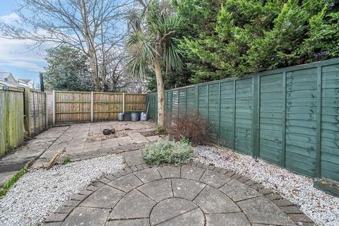 2 bedroom maisonette for sale, Somerset Road,  Farnborough , GU14