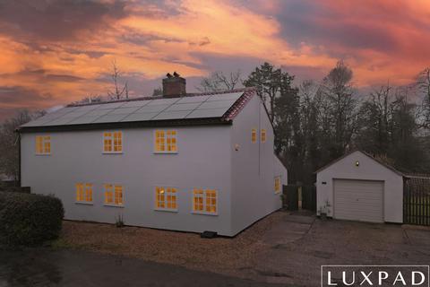 4 bedroom detached house for sale, Bures Green, Bures CO8