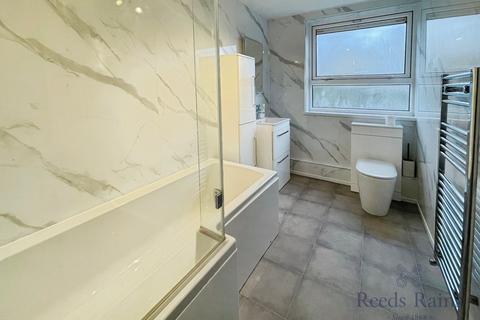 undefined, Ashton Lane, Greater Manchester M33