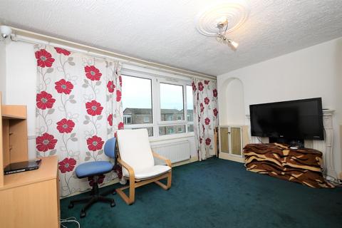 2 bedroom maisonette for sale, Gawsworth Close, London, E15