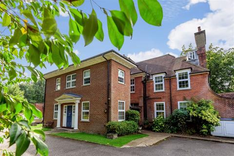 2 bedroom flat for sale, Grayswood Road, St. Georges Wood Grayswood Road, GU27