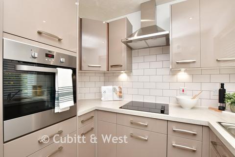 1 bedroom flat for sale, Garland Road, East Grinstead, West Sussex