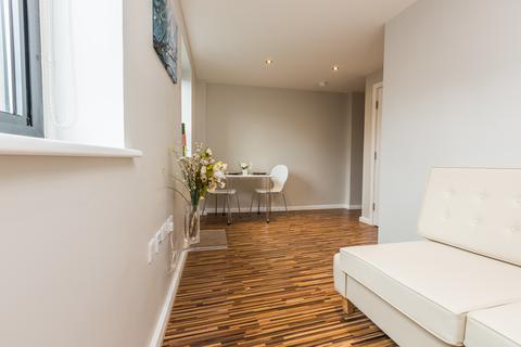 2 bedroom apartment to rent, Princess Street, Manchester M1