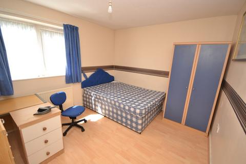 1 bedroom in a house share to rent, Fleming Gardens