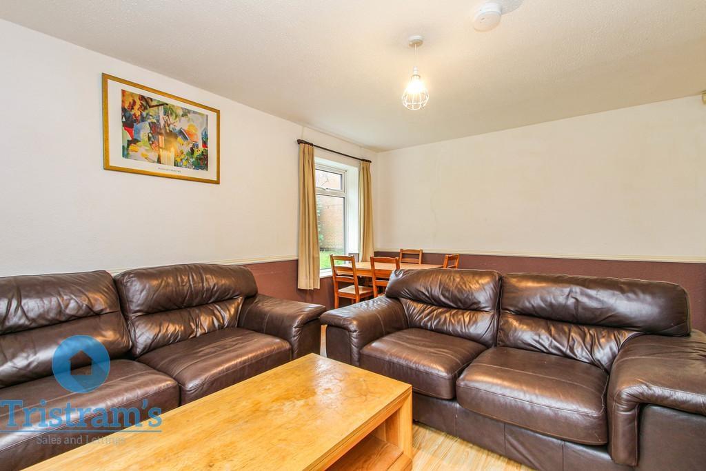 Fleming-gardens-ng11-8rt-1016445