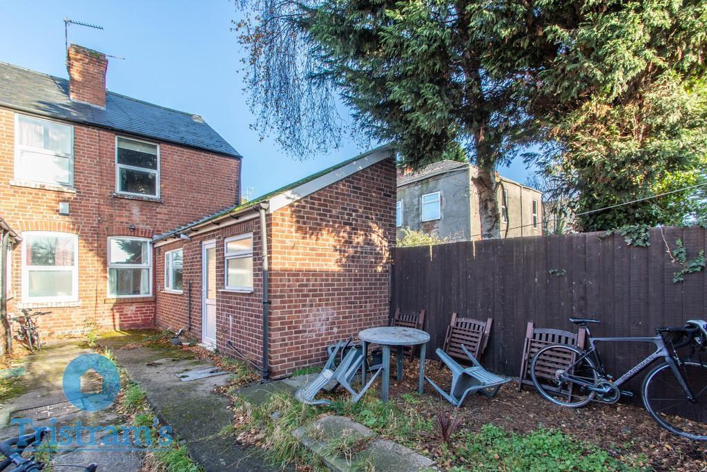 Warwick-street-ng7-2pj-1035640