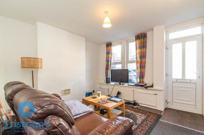 Warwick-street-ng7-2pj-1035631