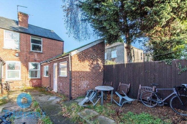Warwick-street-ng7-2pj-1035640