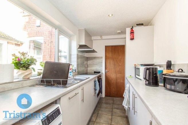 Warwick-street-ng7-2pj-1035633