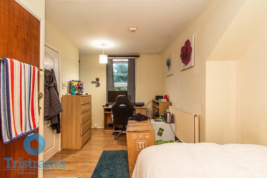 Beeston-road-ng7-2js-1035741