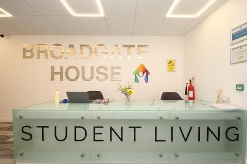 4 bedroom house share to rent, Broadgate