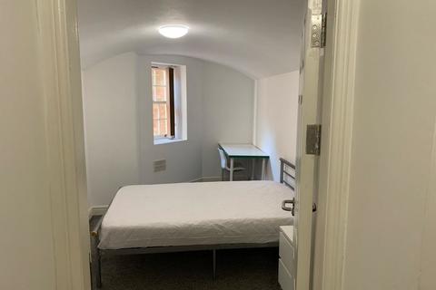 2 bedroom house share to rent, Church Street
