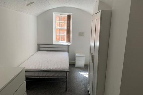 2 bedroom house share to rent, Church Street