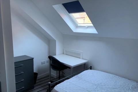 2 bedroom house share to rent, Henry Road