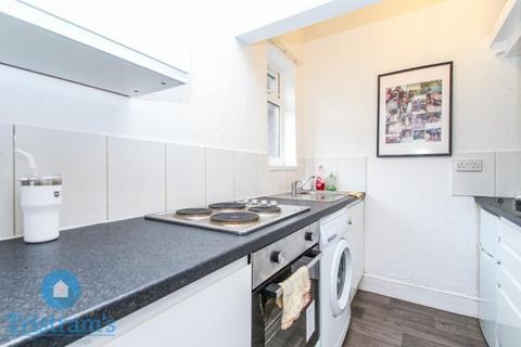 1 bedroom in a house share to rent, Burns Street