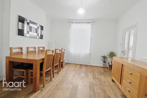 3 bedroom semi-detached house for sale, Wellington Road, Orpington