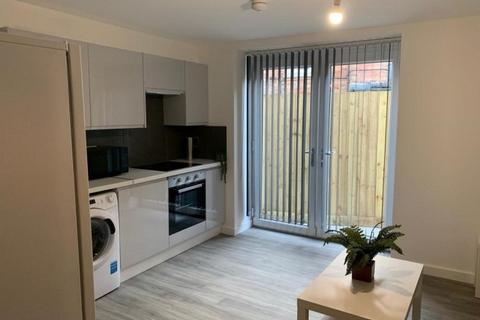 2 bedroom house share to rent, Henry Road