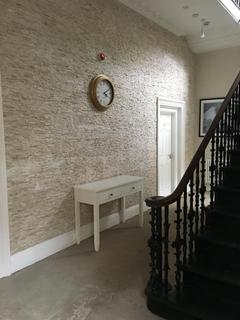 2 bedroom house share to rent, Church Street