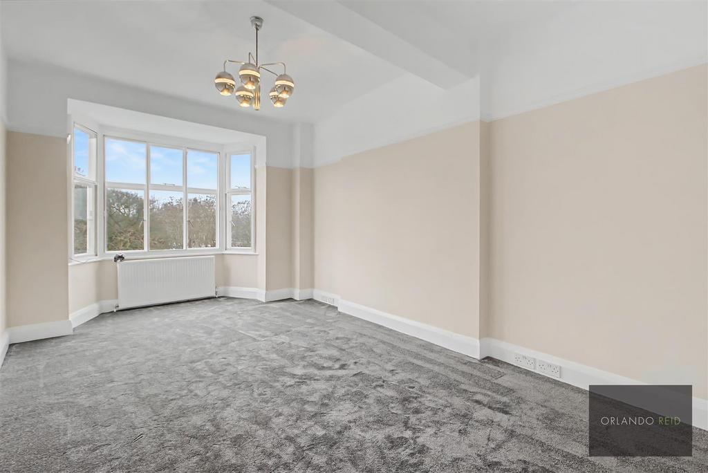 Flat 15, Windsor Court SW4 0 JF-1.jpg