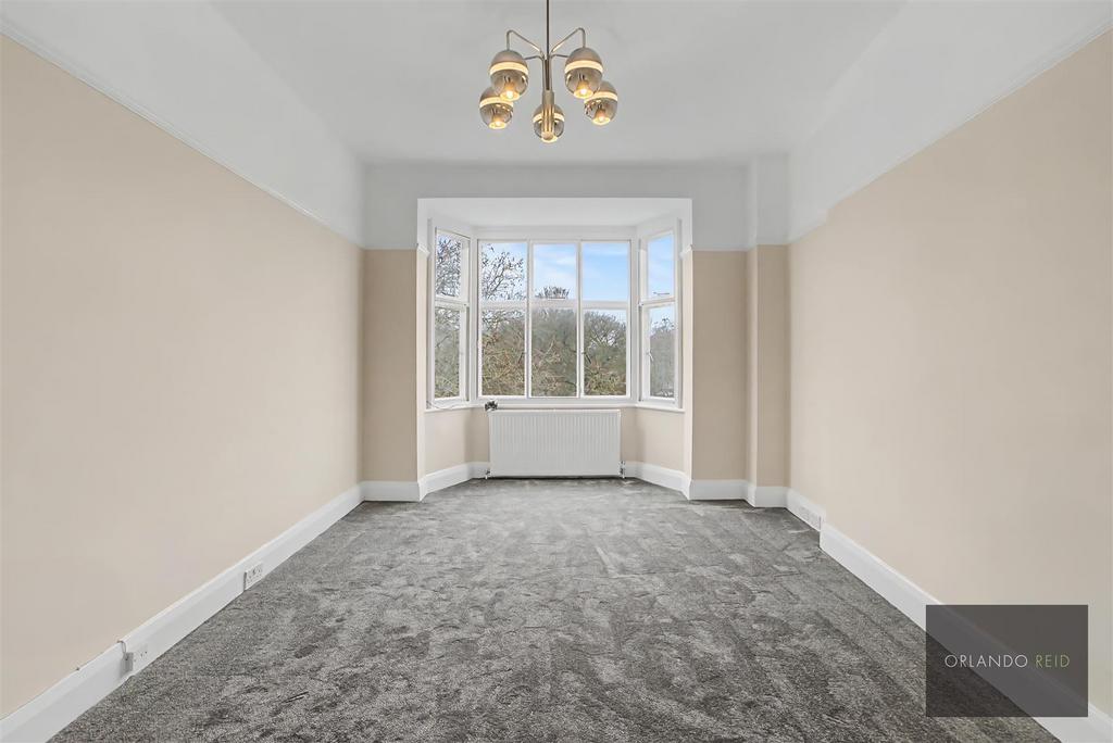 Flat 15, Windsor Court SW4 0 JF-11.jpg
