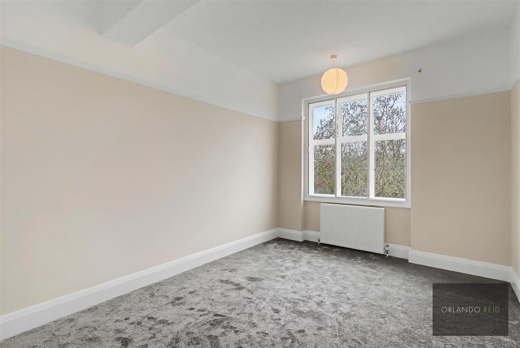 Flat 15, Windsor Court SW4 0 JF-6.jpg