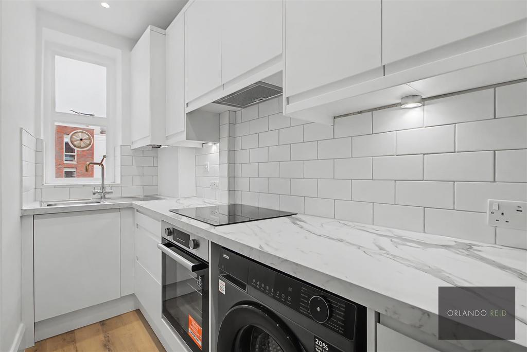 Flat 15, Windsor Court SW4 0 JF-10.jpg