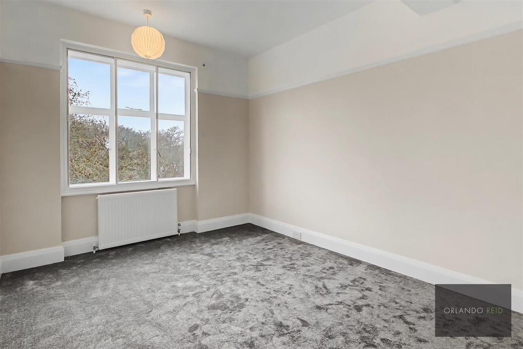 Flat 15, Windsor Court SW4 0 JF-2.jpg