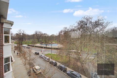 2 bedroom apartment to rent, Windsor Court, The Pavement