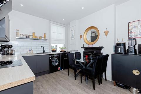 2 bedroom flat to rent, Arundel Road, Brighton