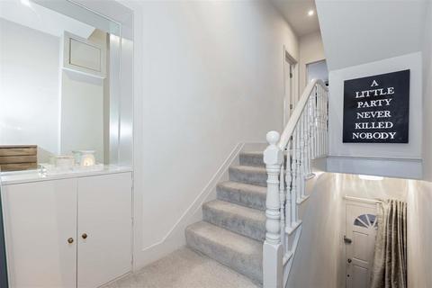 2 bedroom flat to rent, Arundel Road, Brighton
