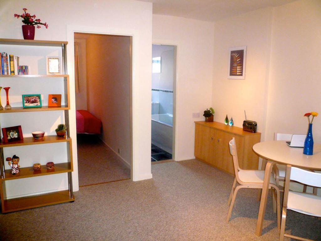 Wollaton-road-ng8-1hh-1036556
