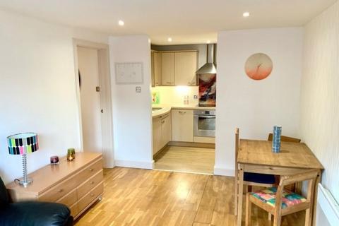 2 bedroom house share to rent, Ropewalk Court