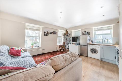 undefined, Station Road, Hampton TW12