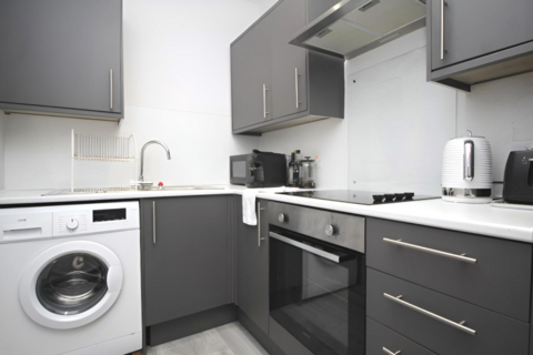 undefined, Flat 3/2, 8 Hill Street, Glasgow G3 6RN