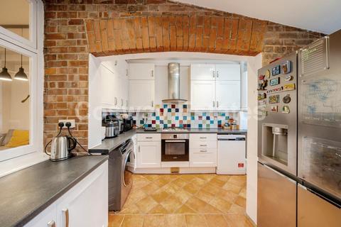 4 bedroom house for sale, Hammers Lane, Mill Hill, NW7