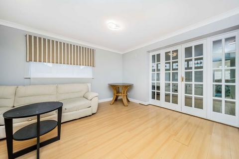 undefined, Balmoral Avenue, London N11