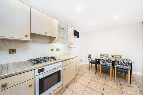 undefined, Balmoral Avenue, London N11