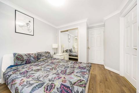 undefined, Balmoral Avenue, London N11