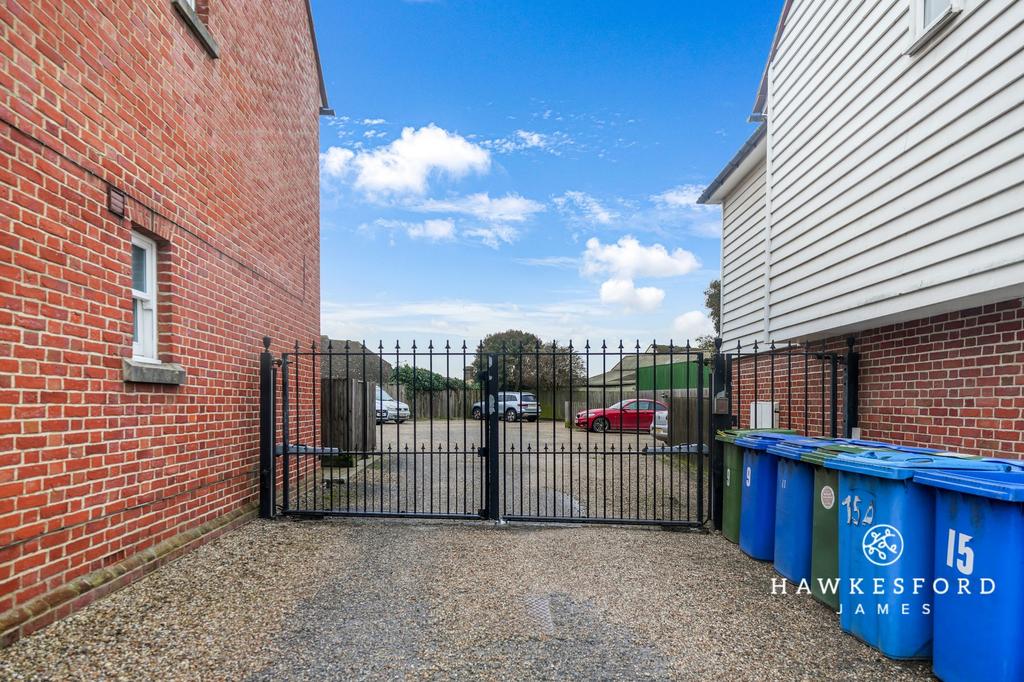 Crown Road, Sittingbourne - Parking