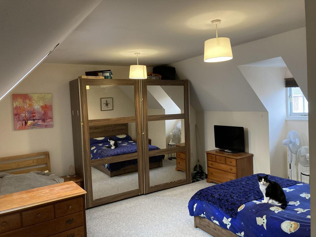 Crown Road, Sittingbourne - Bedroom 1