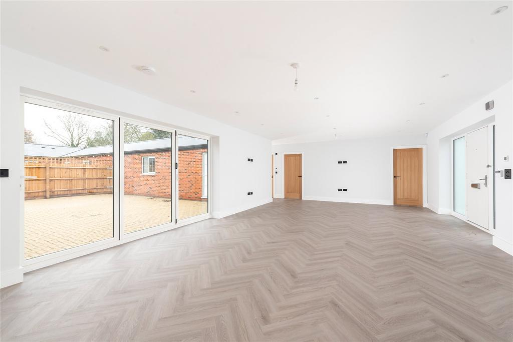 Sitting/Dining Room