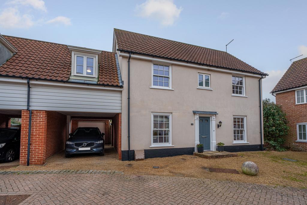 4 Bedroom Link-Detached Home for Sale
