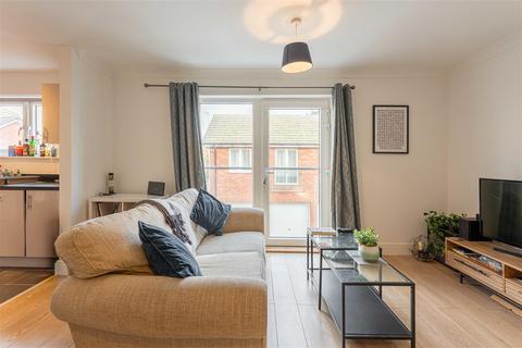 2 bedroom flat for sale, Tatler Close, Warwick
