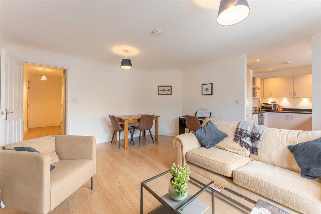 Tatler Close - Creative House Studio 01542-HDR.jpg