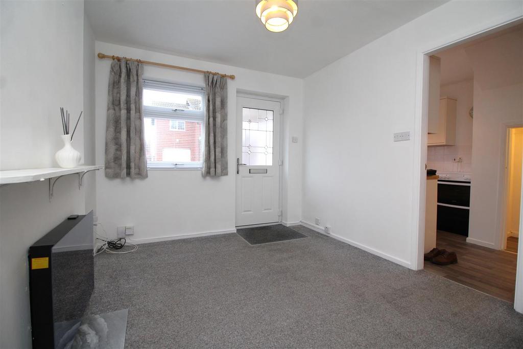 Living room 2.JPG