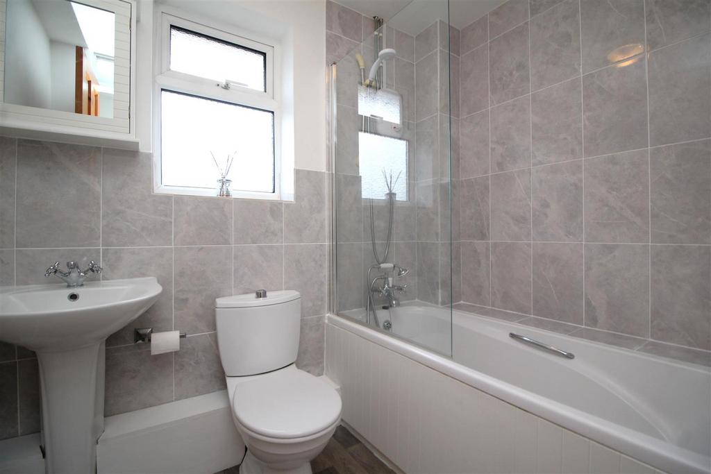 Bathroom.JPG